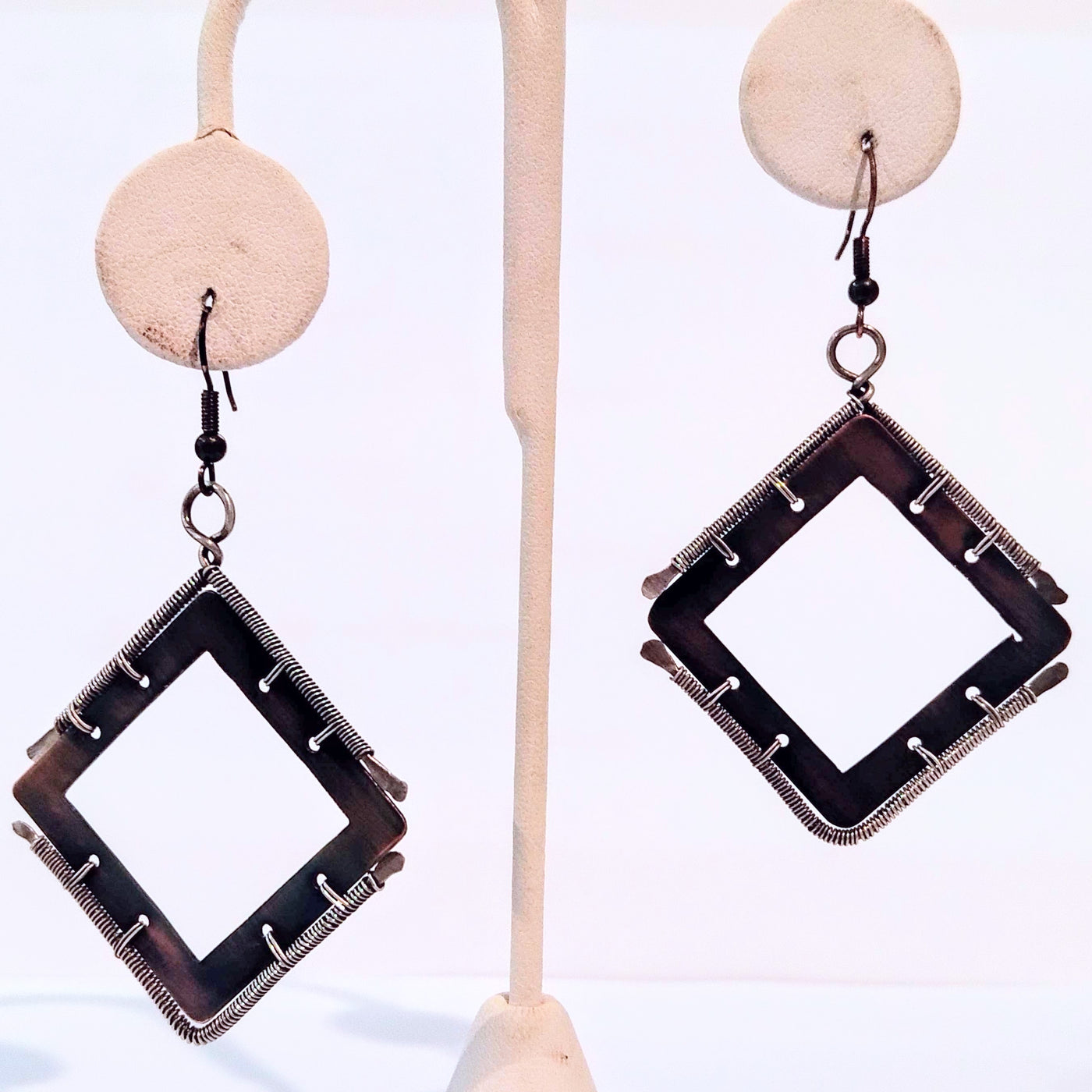 LEE-080 Square Fire Painted Wire Wrap Earring