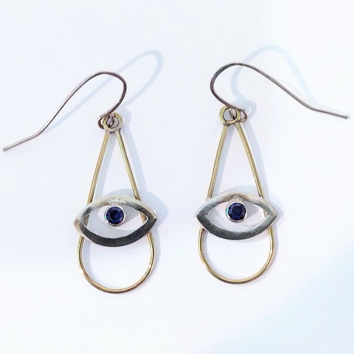 DS-184 Brass Sapphire Eye Earrings