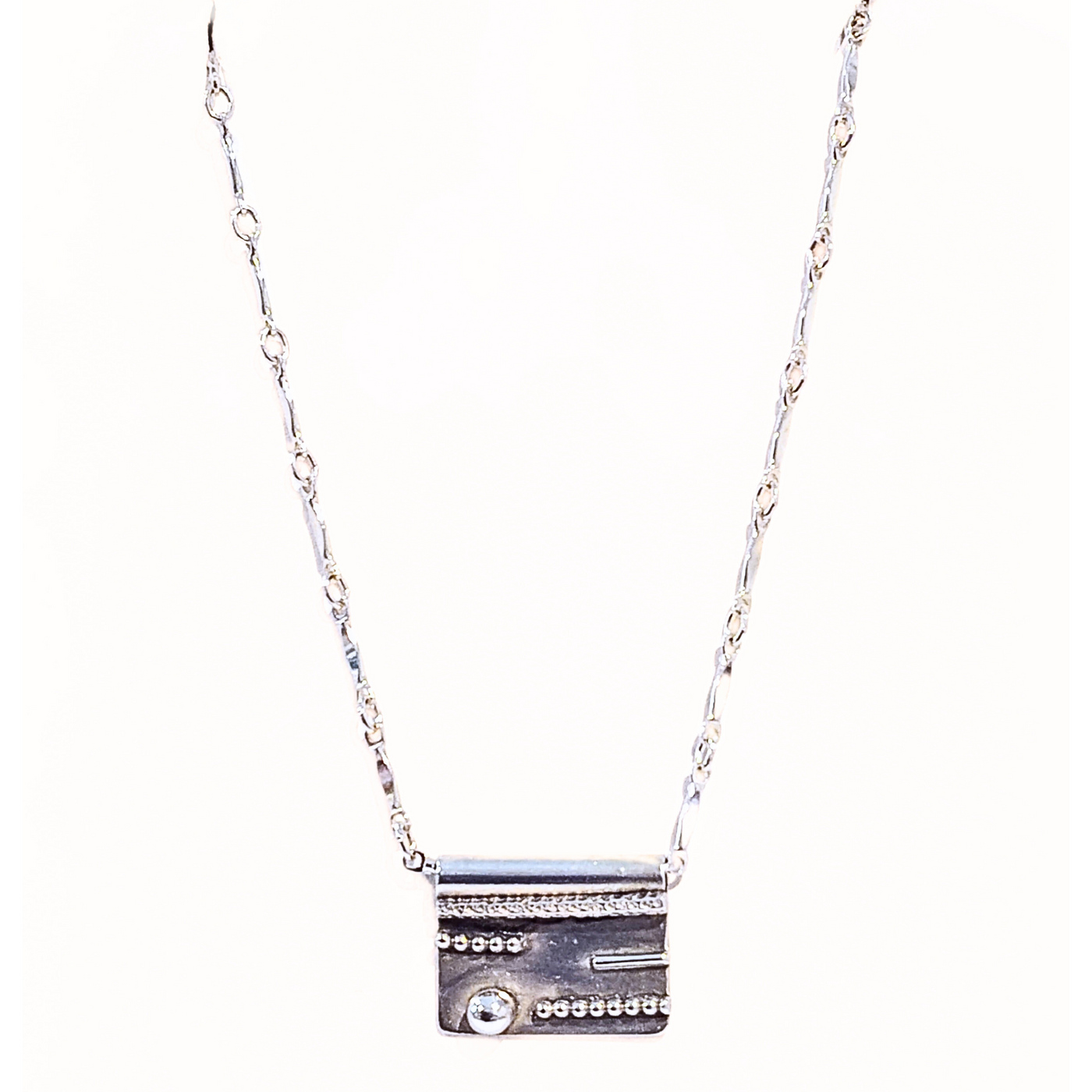 RB2-005 SS Rectangle Pendant with Dotted Lines