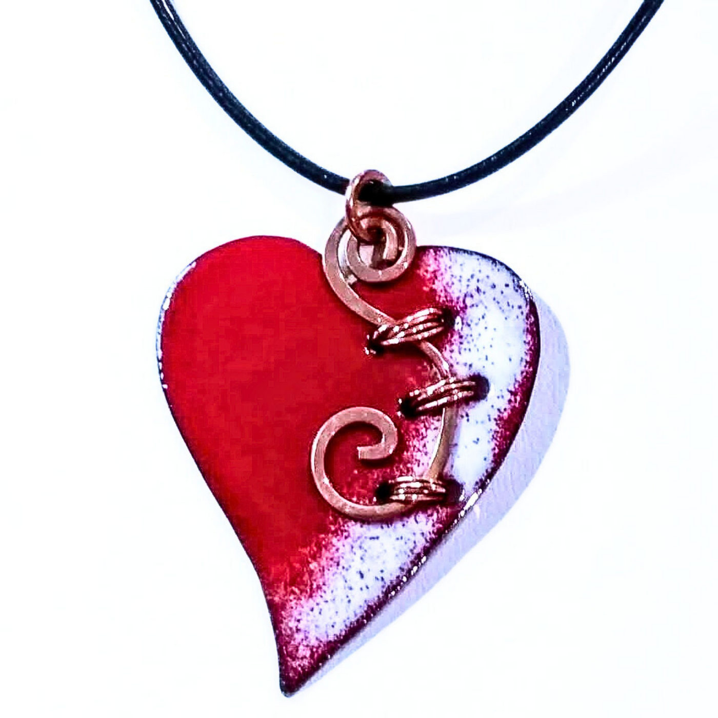 LEE-018 Enameled Heart Necklace