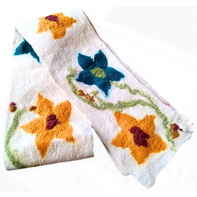 DS-378 White Felted Wool Scarf with Flowers 502