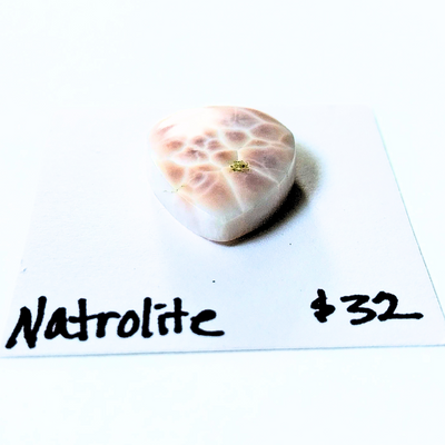 NAT-1003 Natrolite Cab