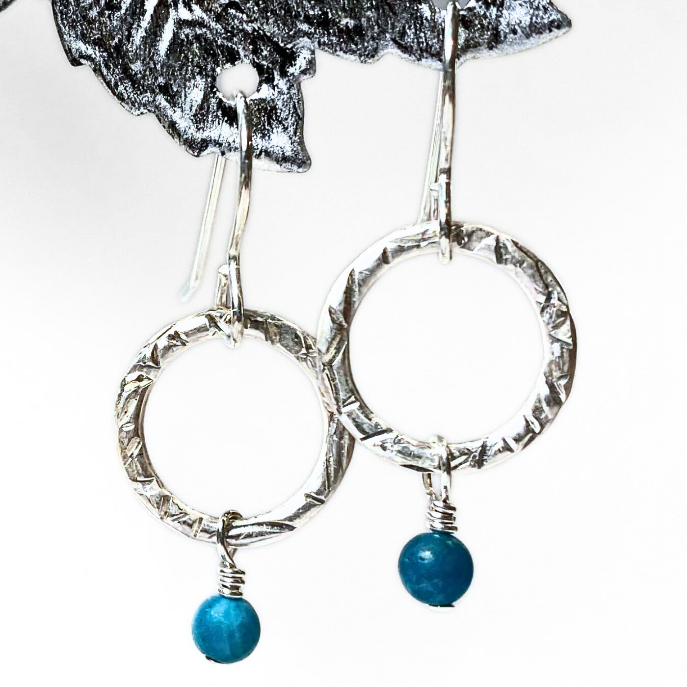 SA-075 Textured Ring w/Matte Blue Apatite Drop Earrings