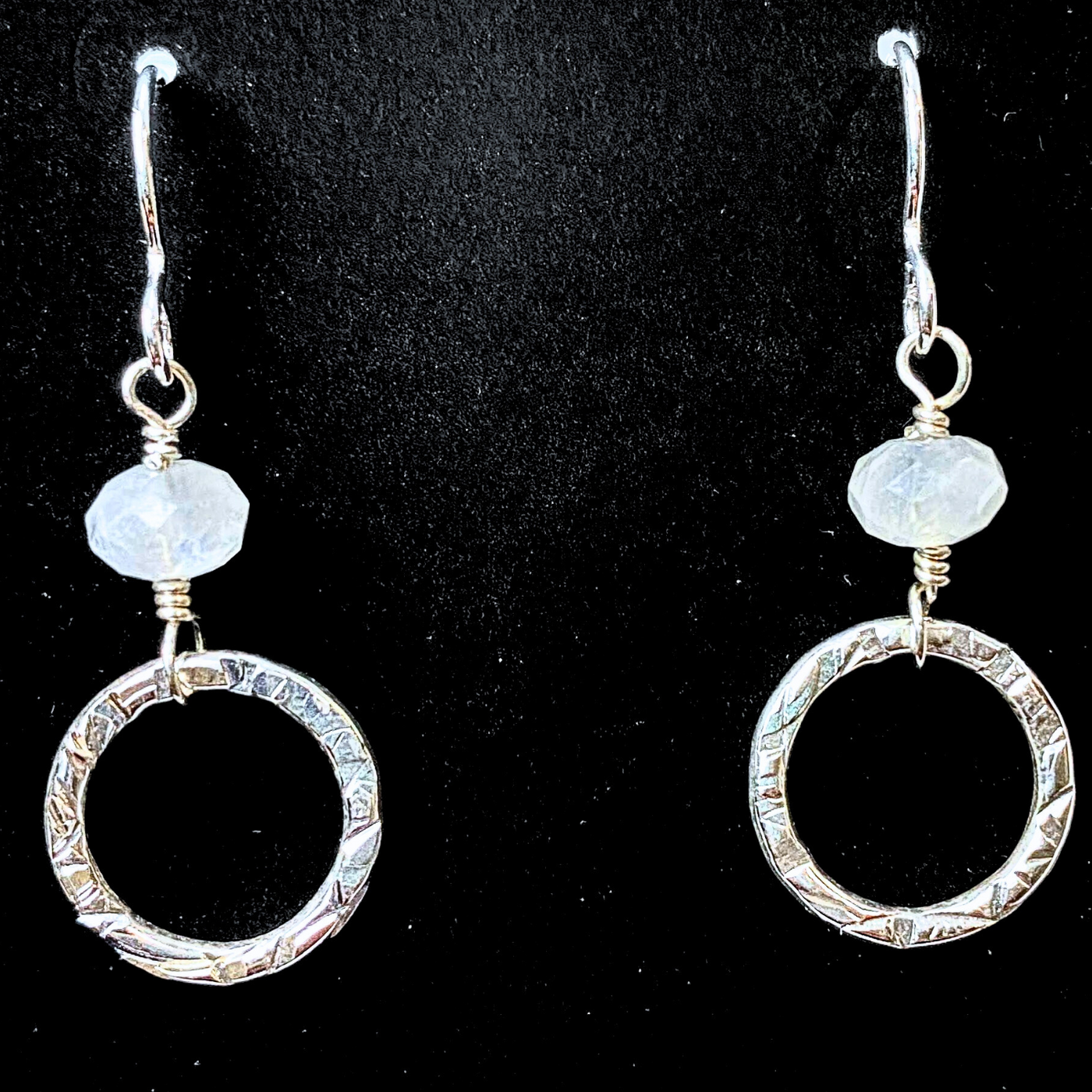 SA-052 Textured Ring w/Faceted Moonstone Drop Earrings