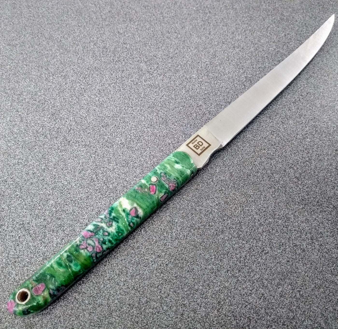 LOC-04 Filet Knife Ruby In Zoisite