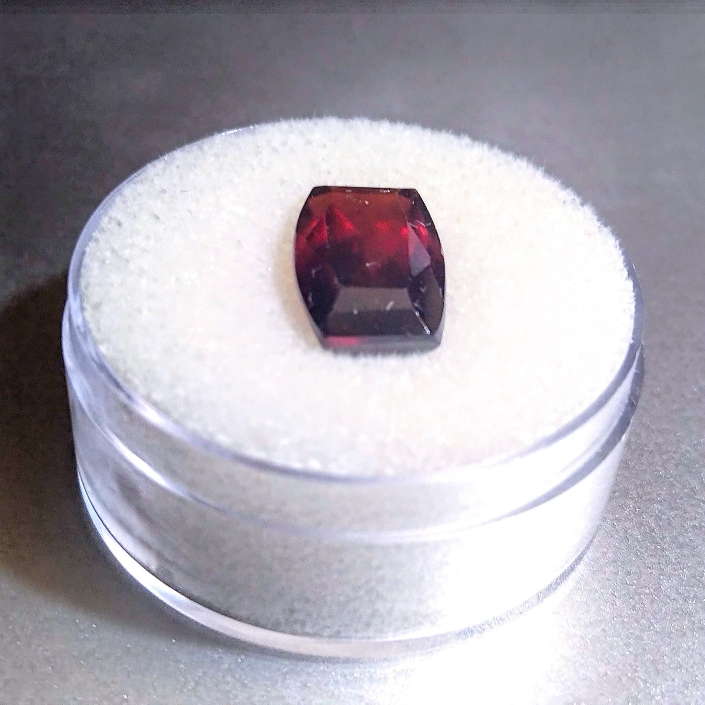 GAR-1002 Garnet, Faceted