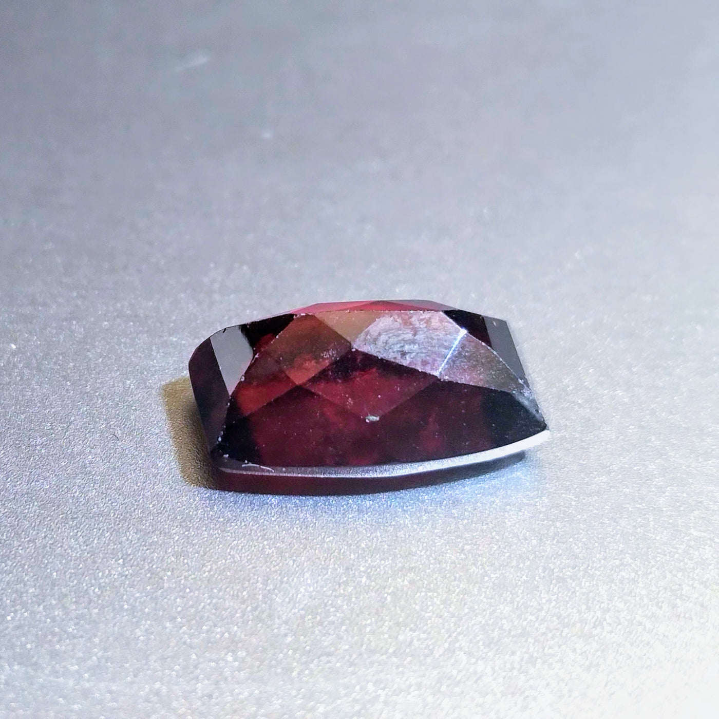 GAR-1002 Garnet, Faceted