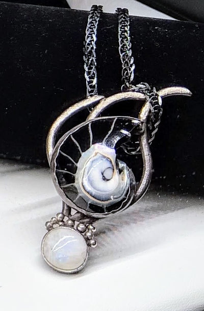 VC-098 - Ammonite, Moonstone Necklace