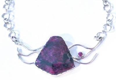 VC093 - Eudialyte & Garnet Wave Pendant with Fine Silver Chain