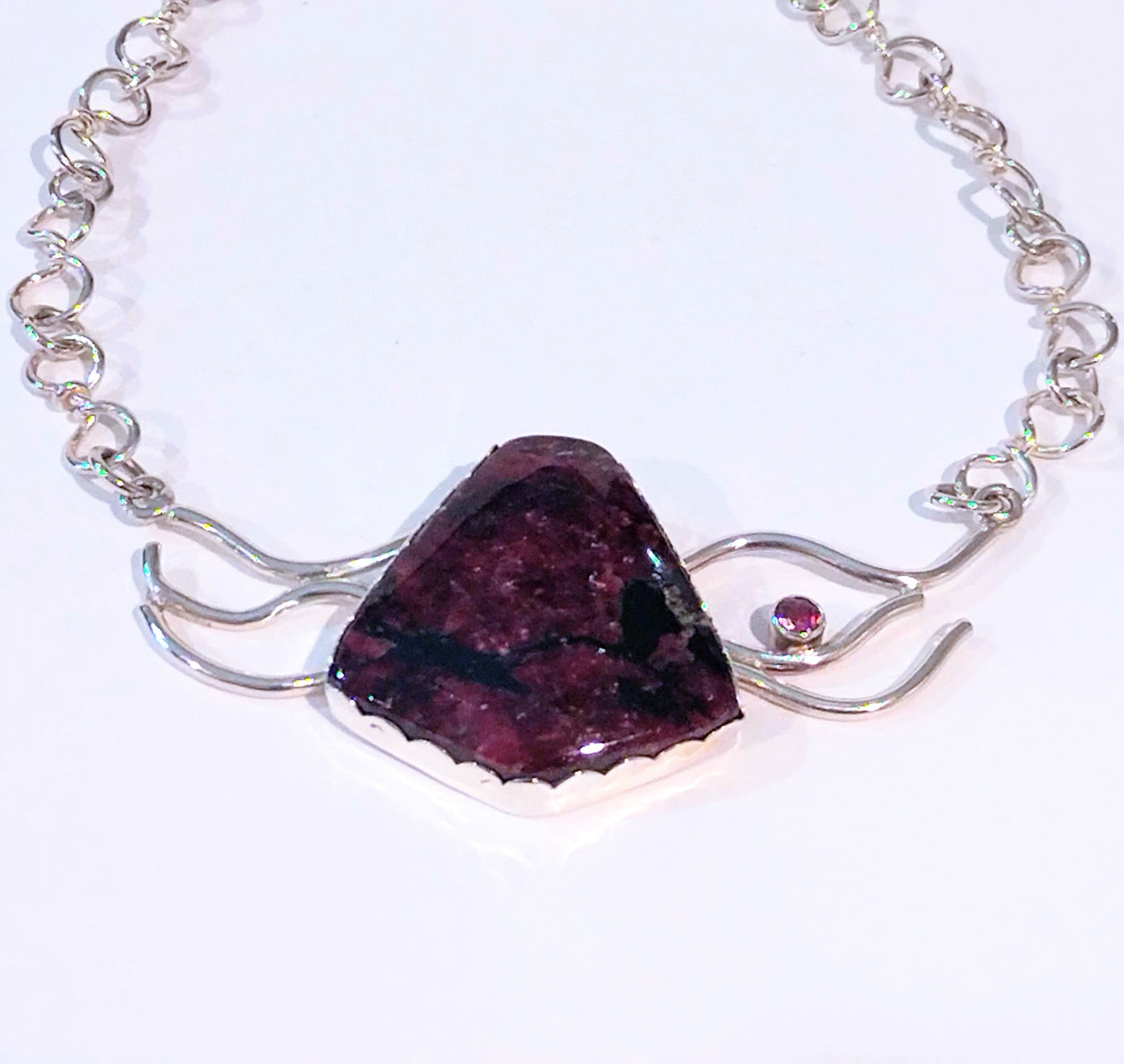 VC093 - Eudialyte & Garnet Wave Pendant with Fine Silver Chain