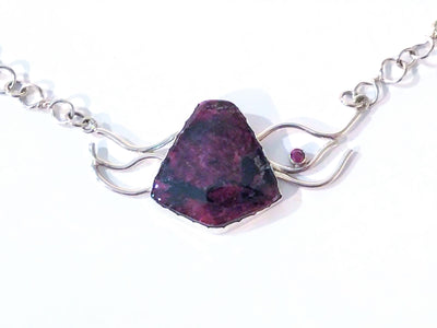 VC093 - Eudialyte & Garnet Wave Pendant with Fine Silver Chain
